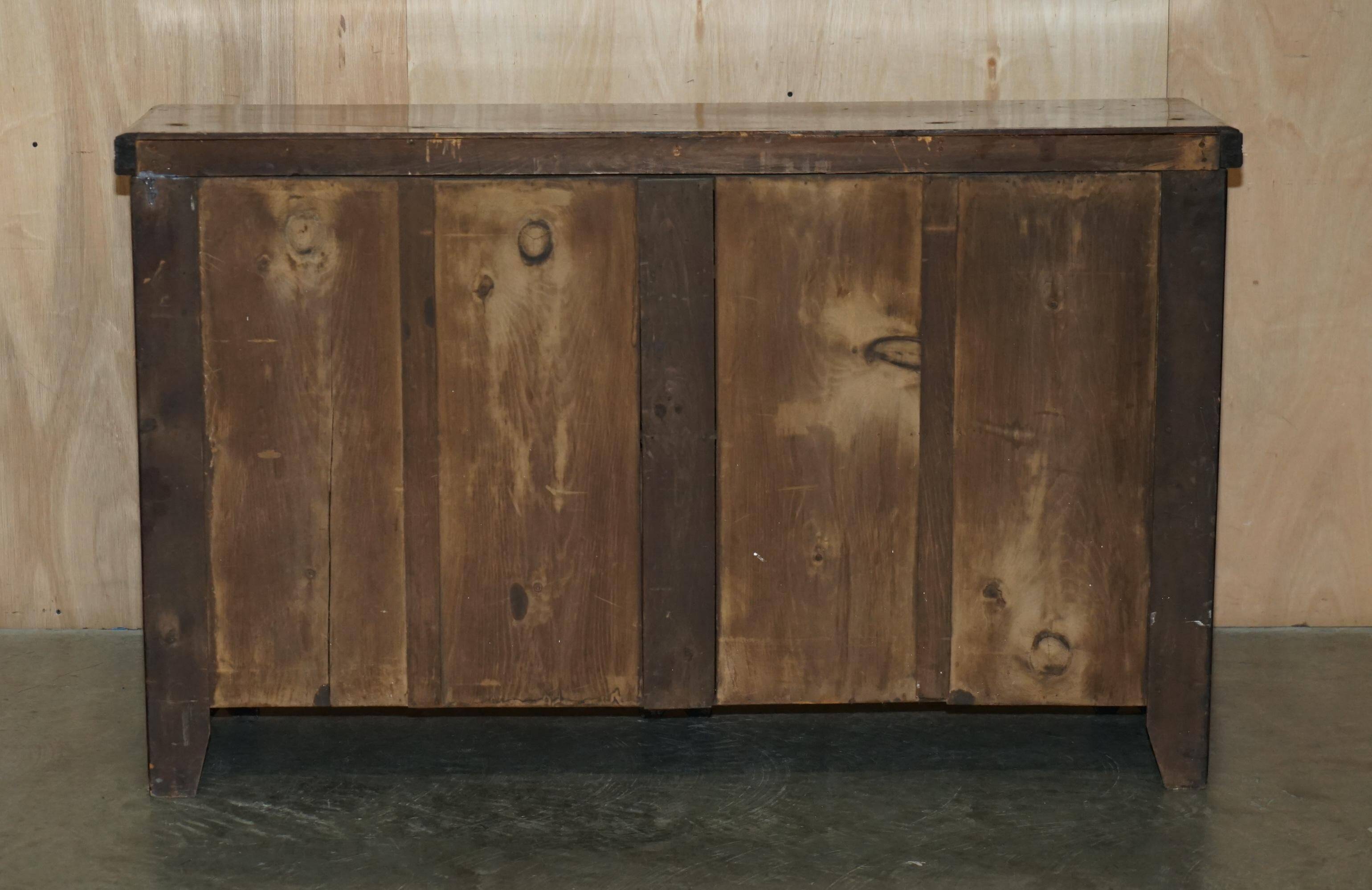 Victorian English oak rustic buffet circa 1880 with drawers.