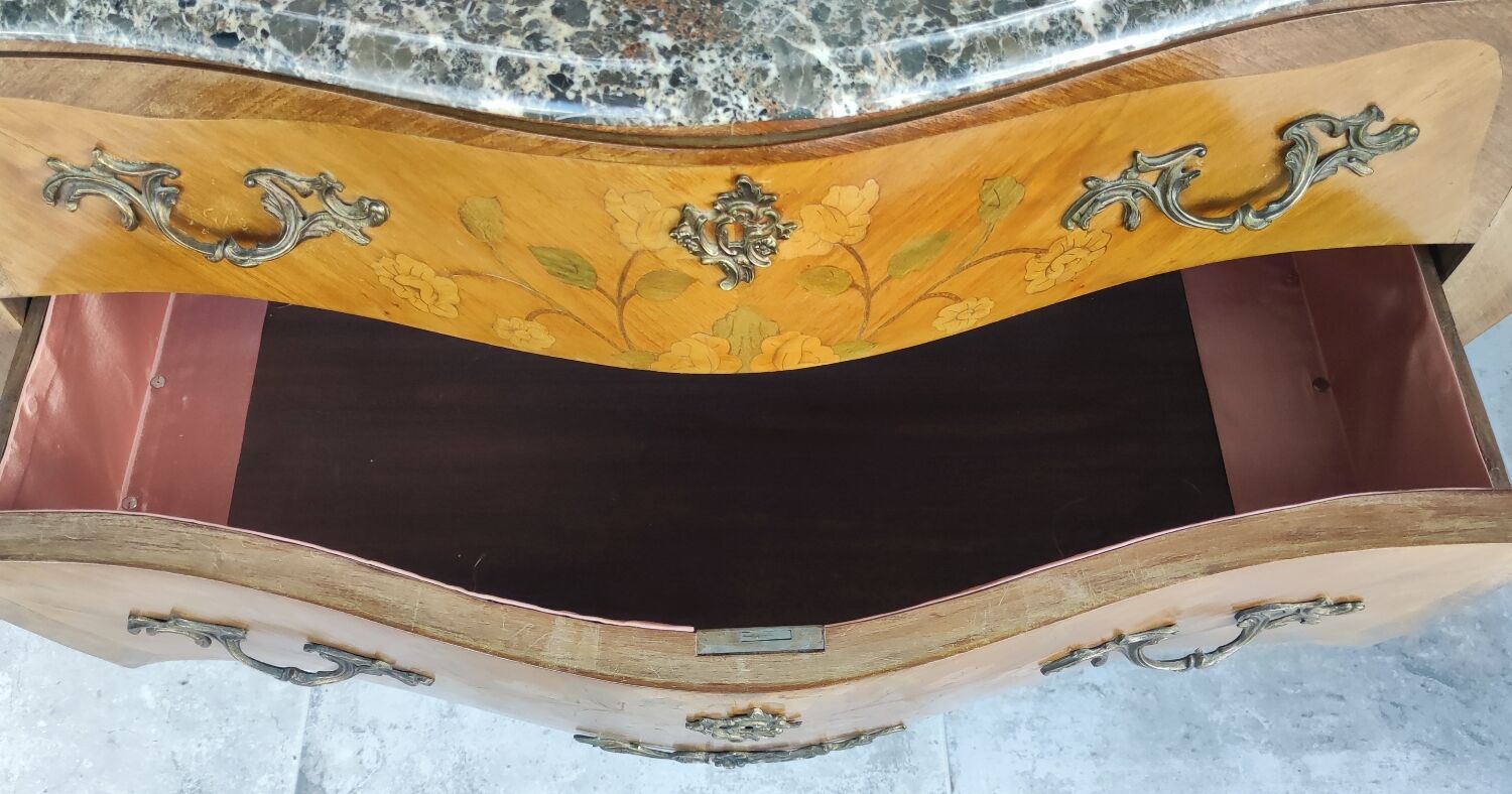 Curved chest of drawers Louis XV style