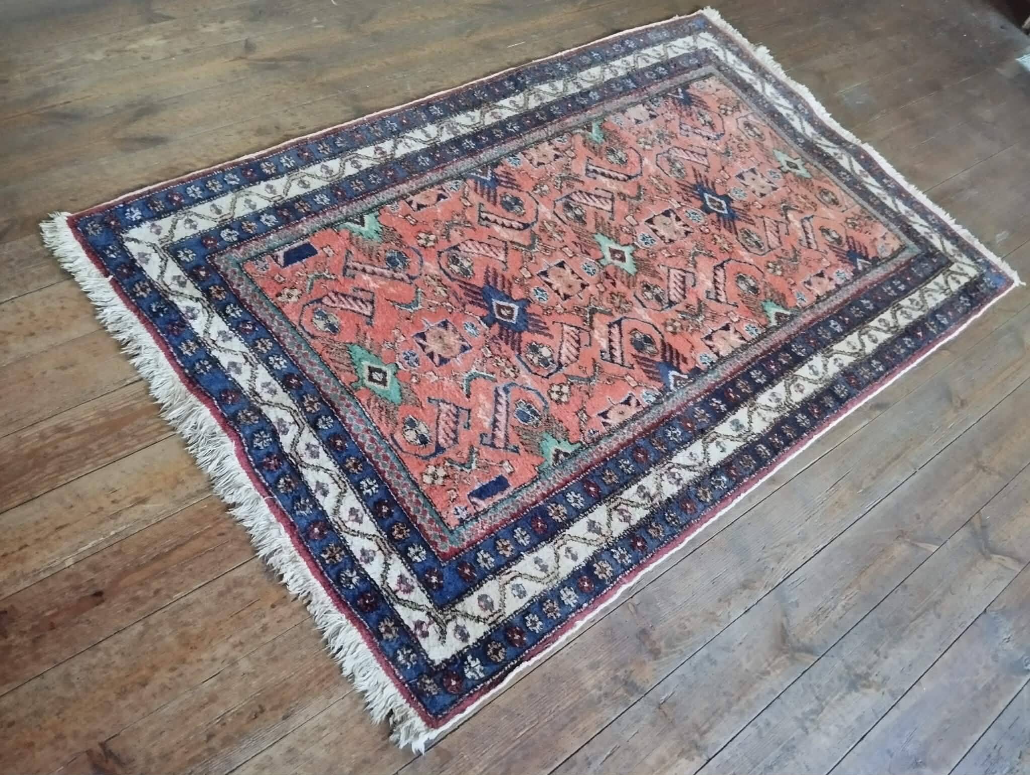 Handmade Persian rug 160x103cm