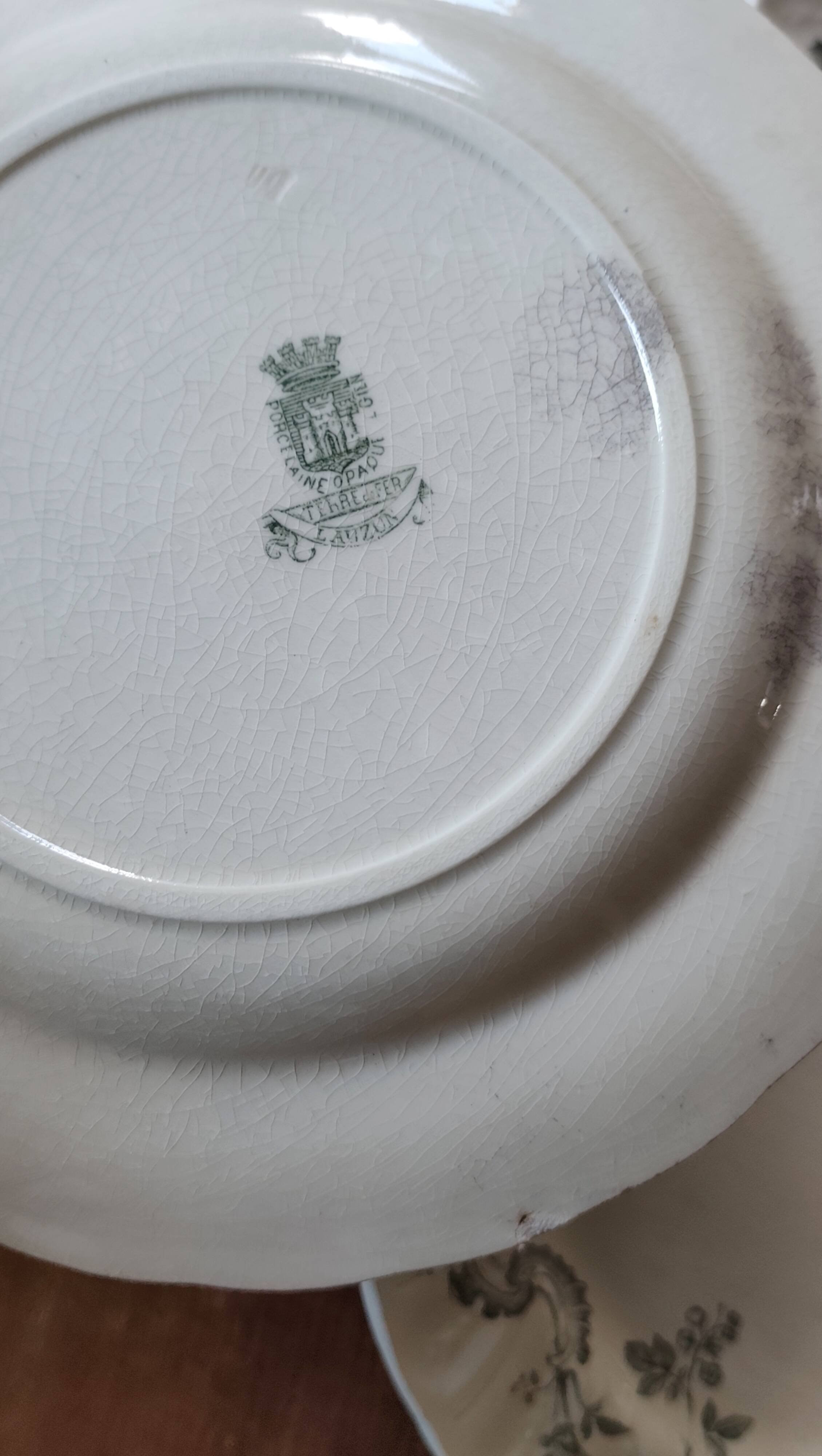 Set of 7 Lauzun Gien ironstone plates