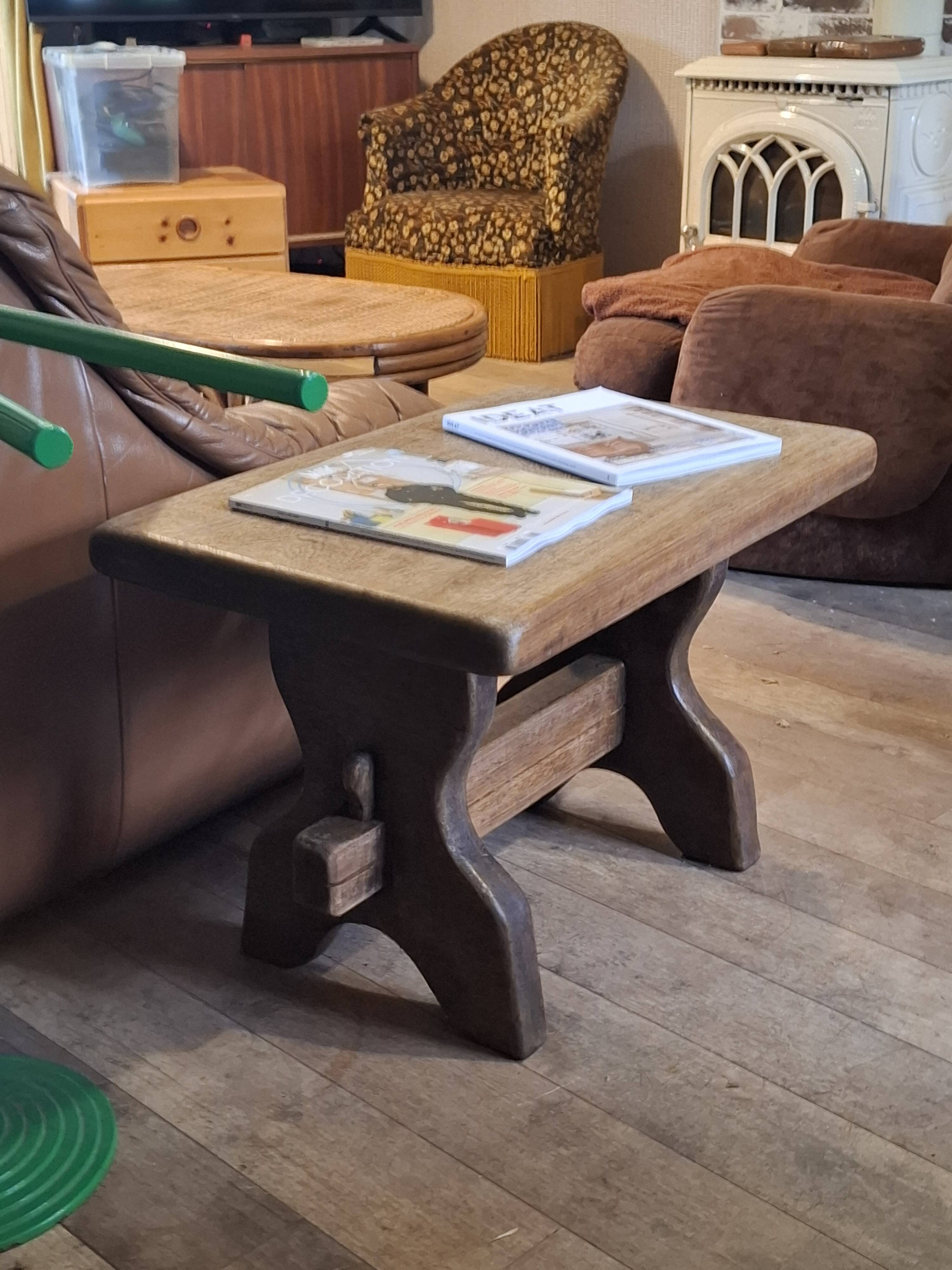 Table basse brutaliste