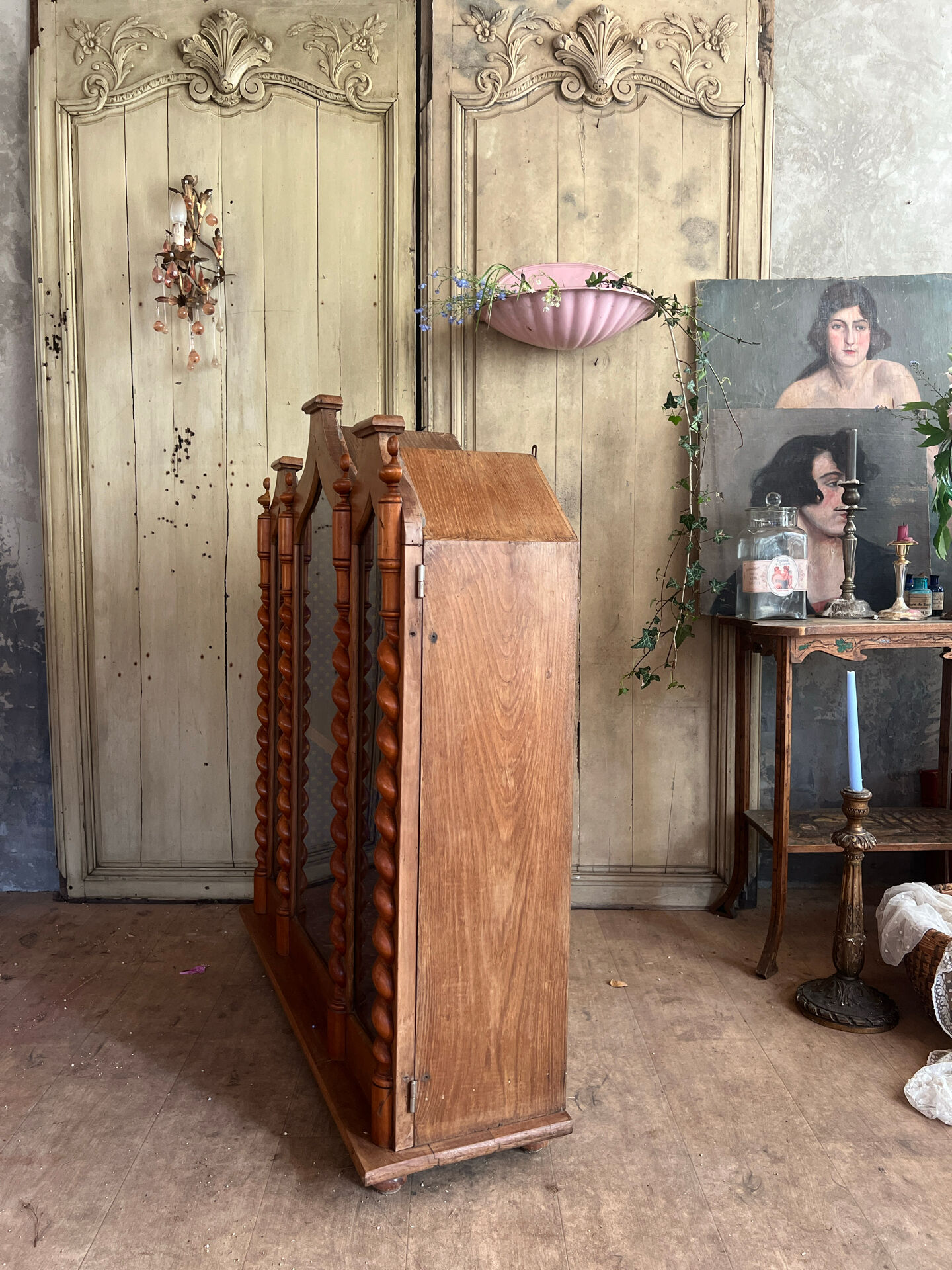 Vitrine ancienne