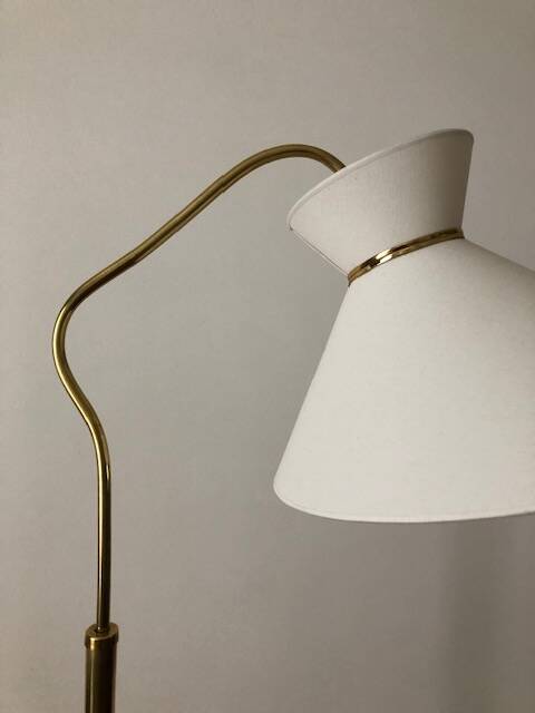 1950 floor lamp rises downwards in diabolo brass