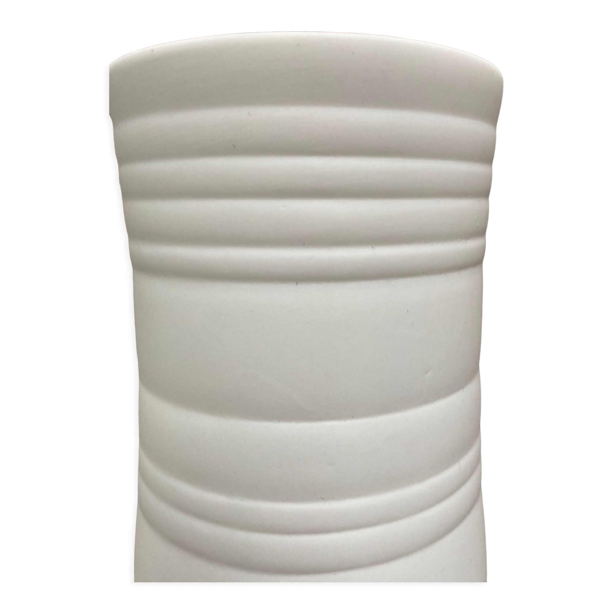 Vase en biscuit de porcelaine