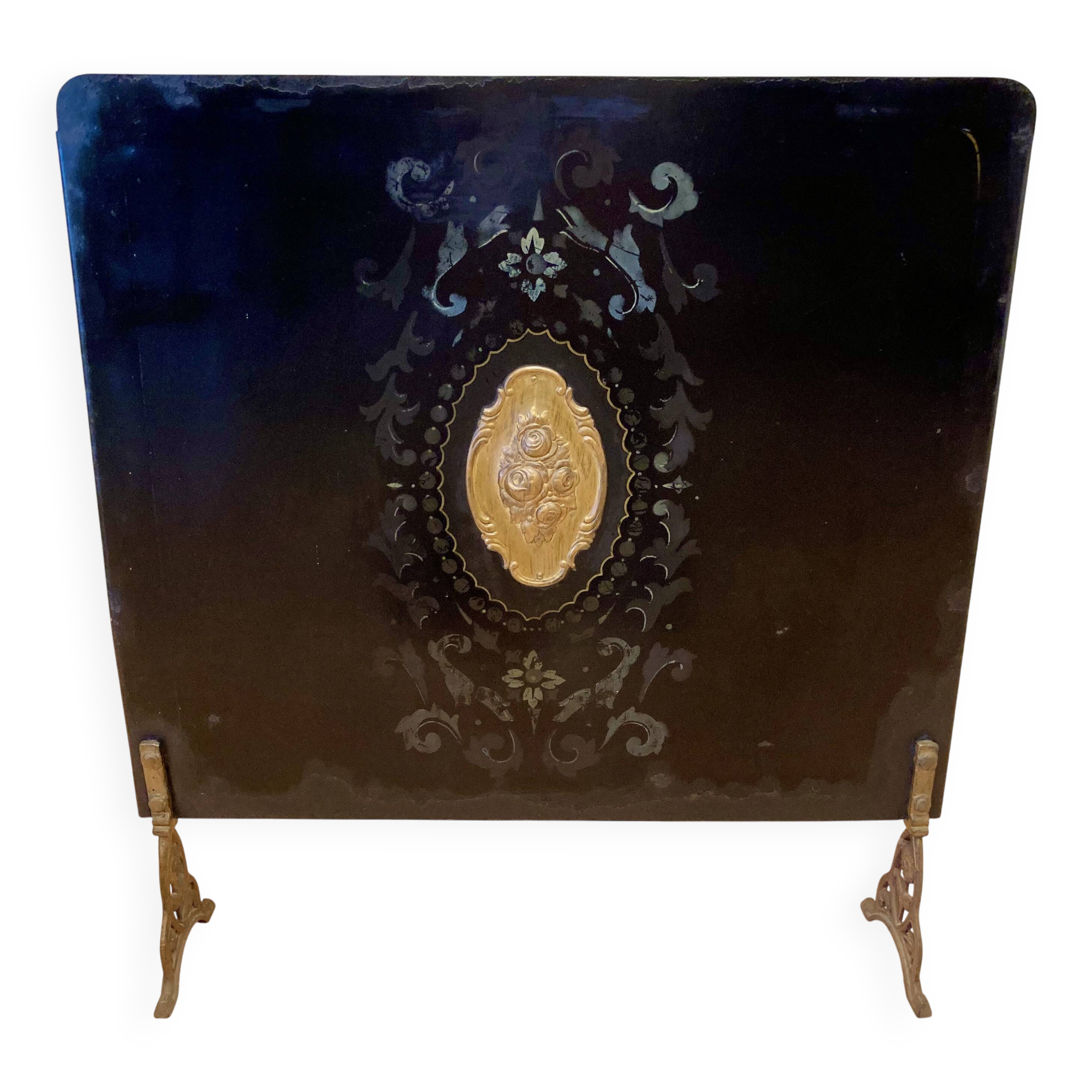 ANTIQUE METAL CHIMNEY FIREPLACE SCREEN.