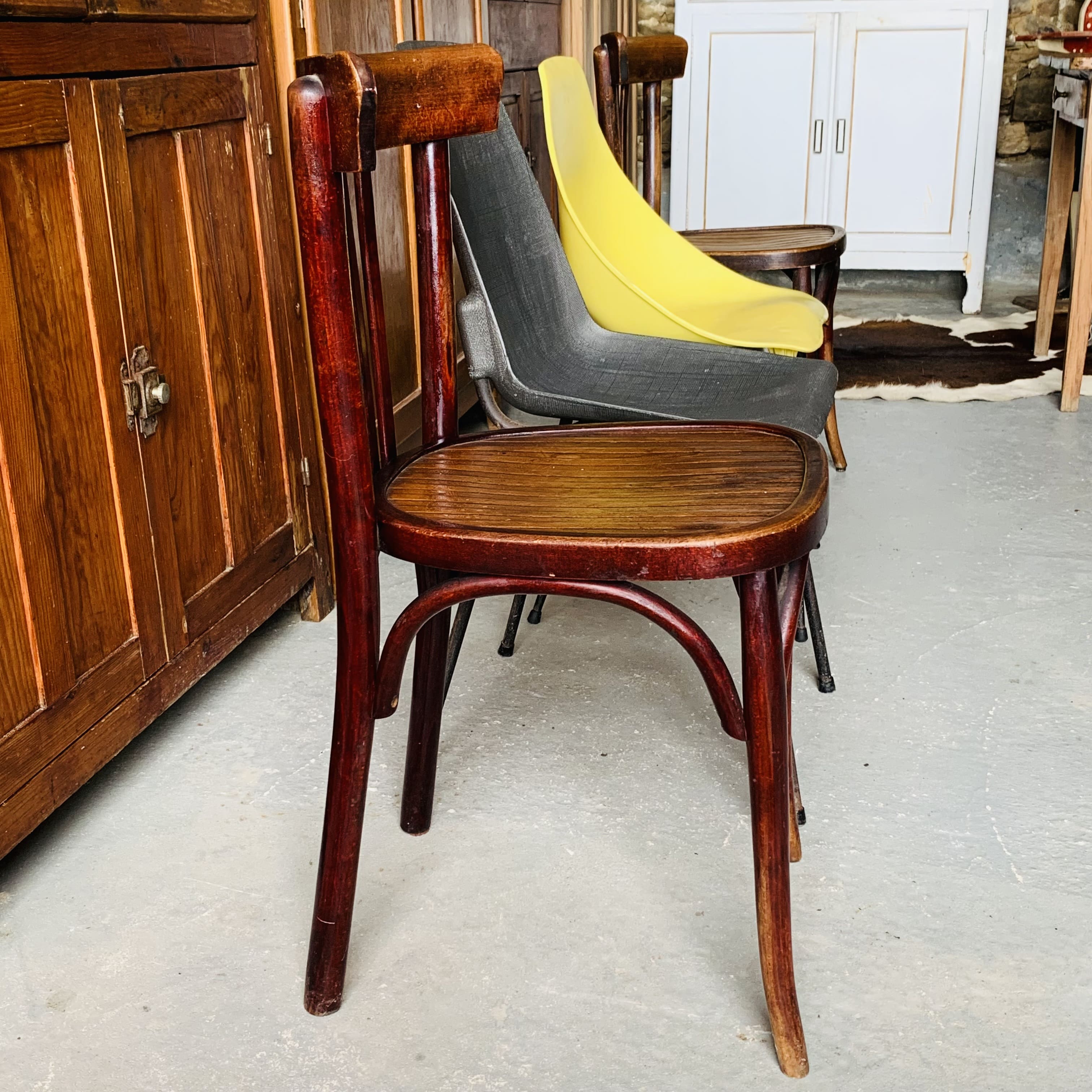 4 chaises dépareillées