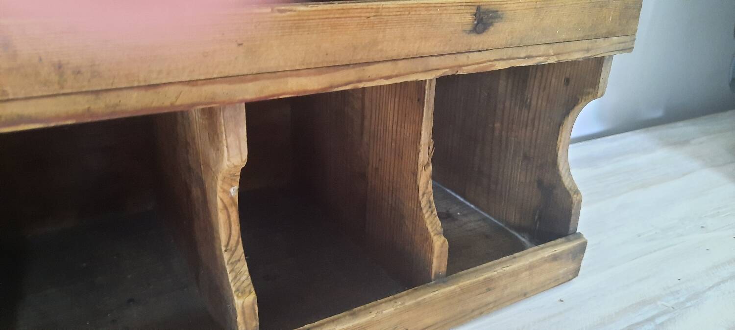 Small workshop furniture