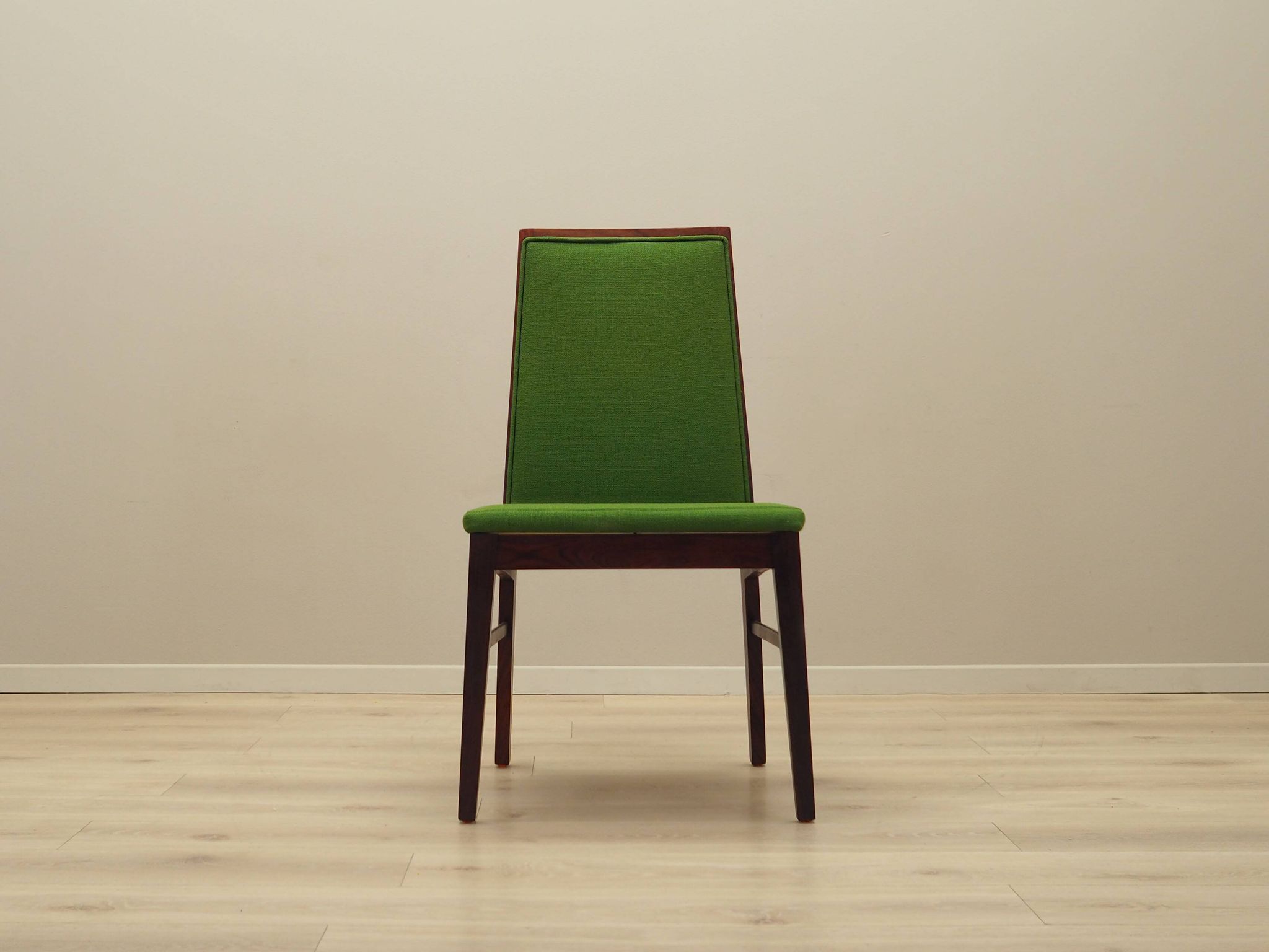 Ensemble de quatre chaises en palissandre, design danois, années 1970, fabricant : Dyrlund