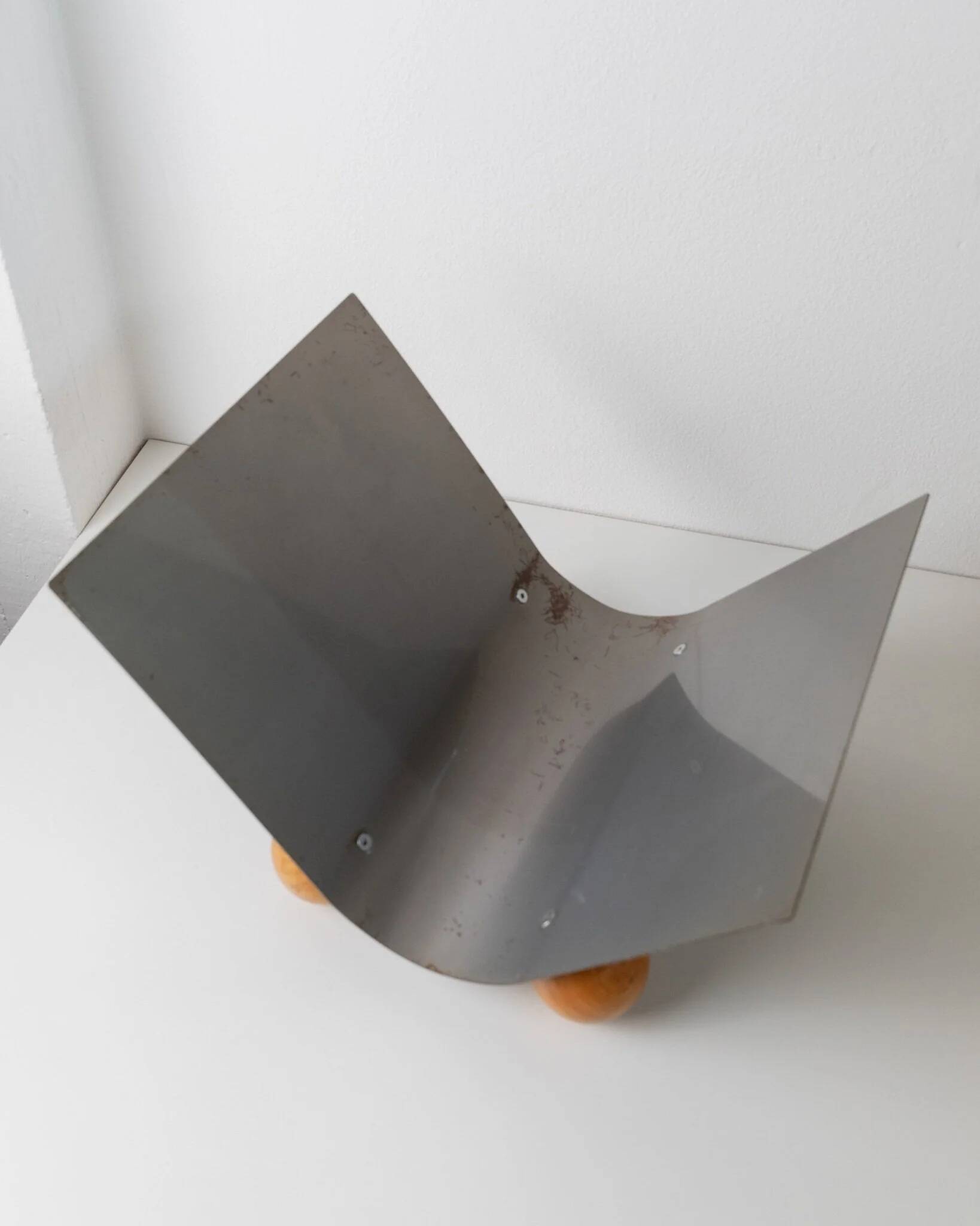 Silver metal magazine rack with wooden ball feet - Space Age 1980s retro storage