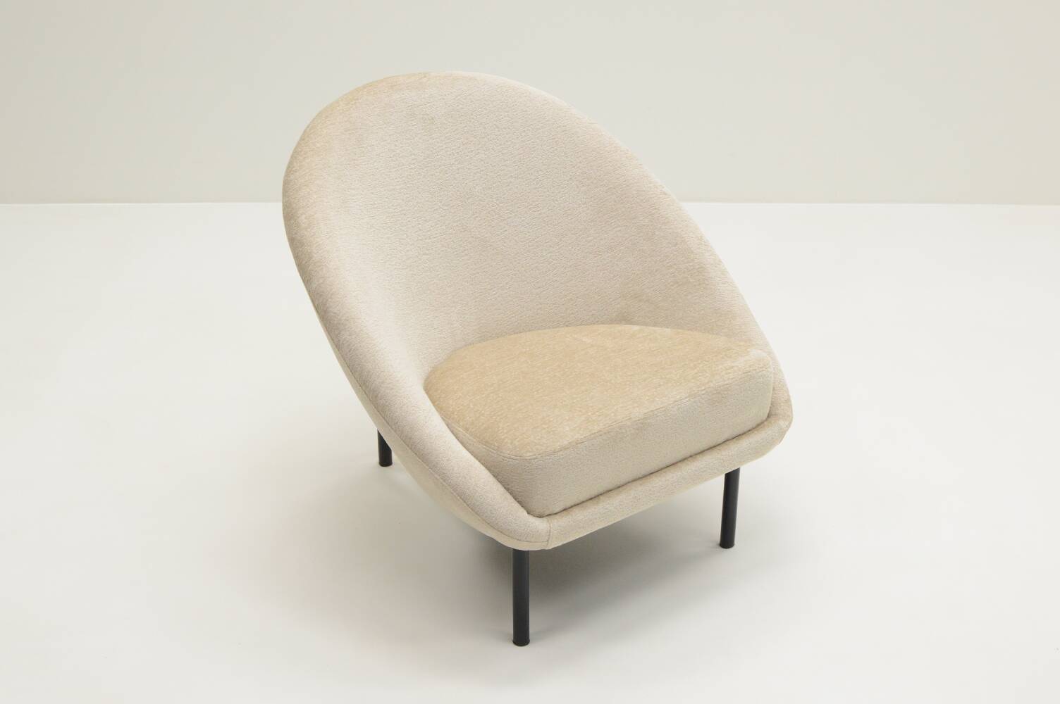F815 lounge chair by Theo Ruth for Artifort, 1950s Netherlands.