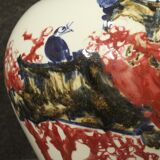 Chinese vase in painted ceramic with flowers and animals