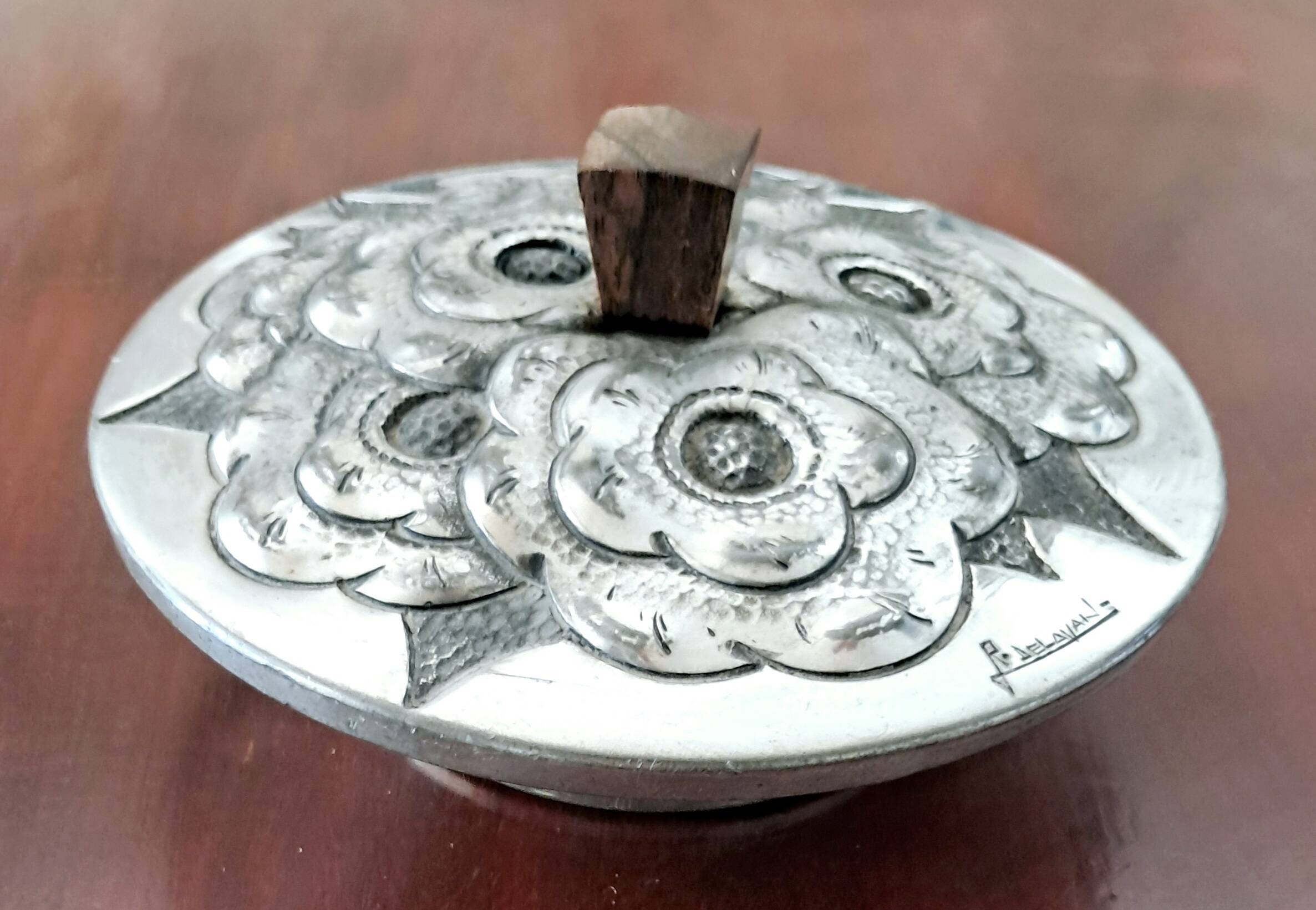 Tin Bonbonnière. Art Deco. Signed René Delavan.