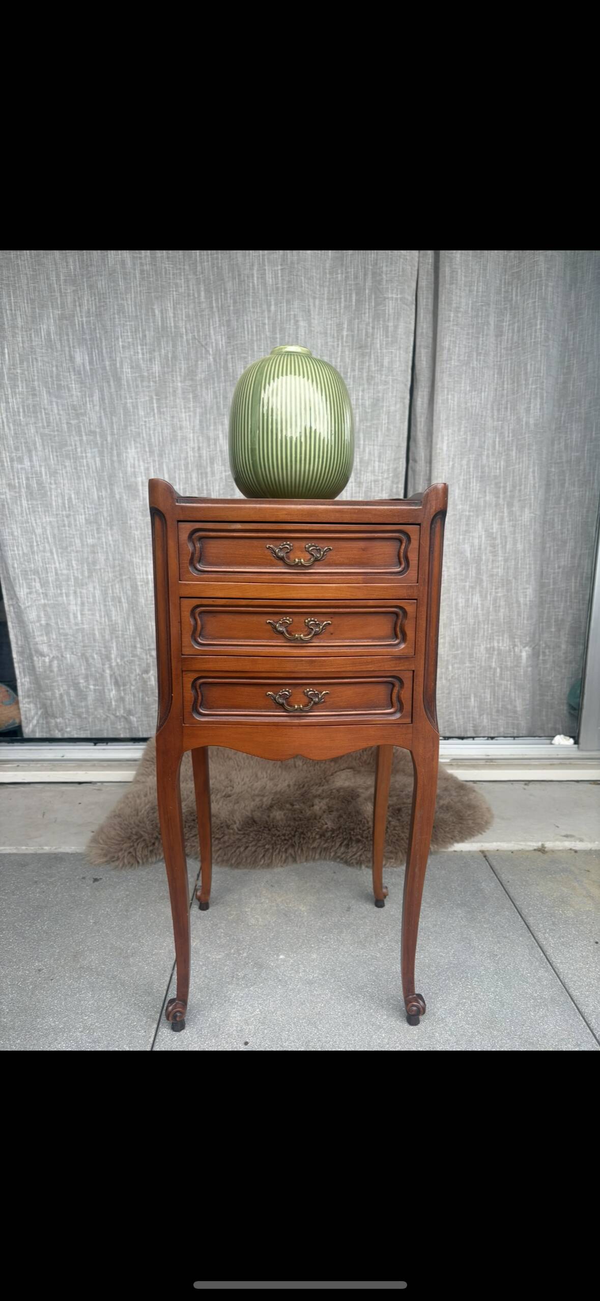 “Léopold” side table