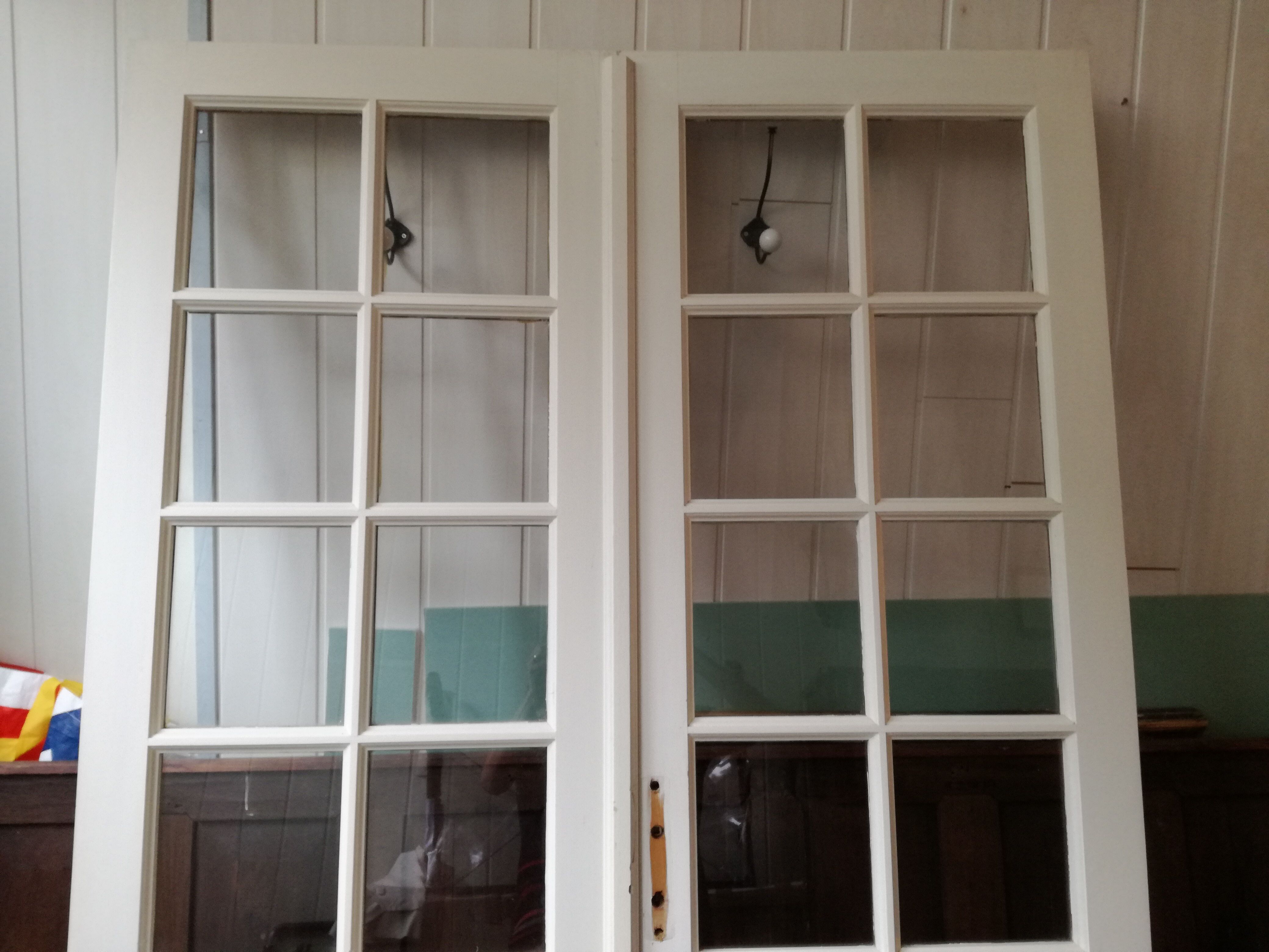 Double glass door small tiles