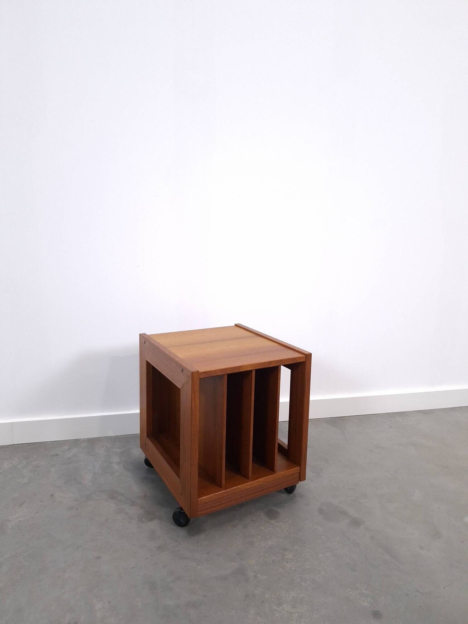 Meuble en teck LP sur roulettes, table d'appoint, table de nuit, armoire 1