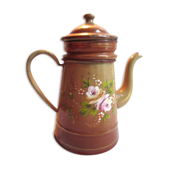 Beautiful full old coffee maker, degraded brown enamelled sheet: The Pink Roses