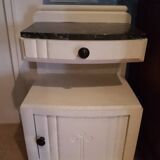 Vends table de chevet.