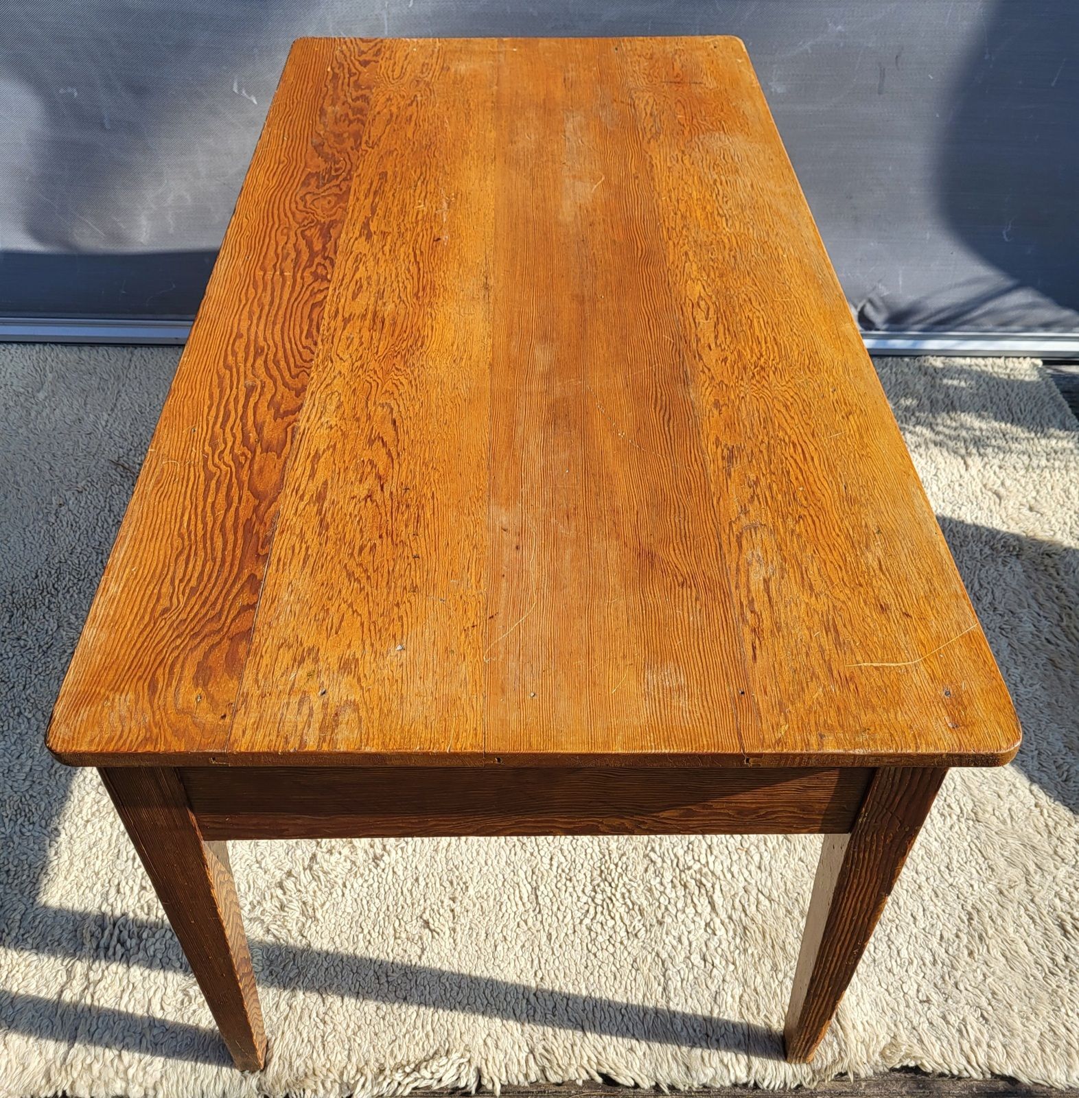 Pine farmhouse table ● Honey patina & Zebra grain