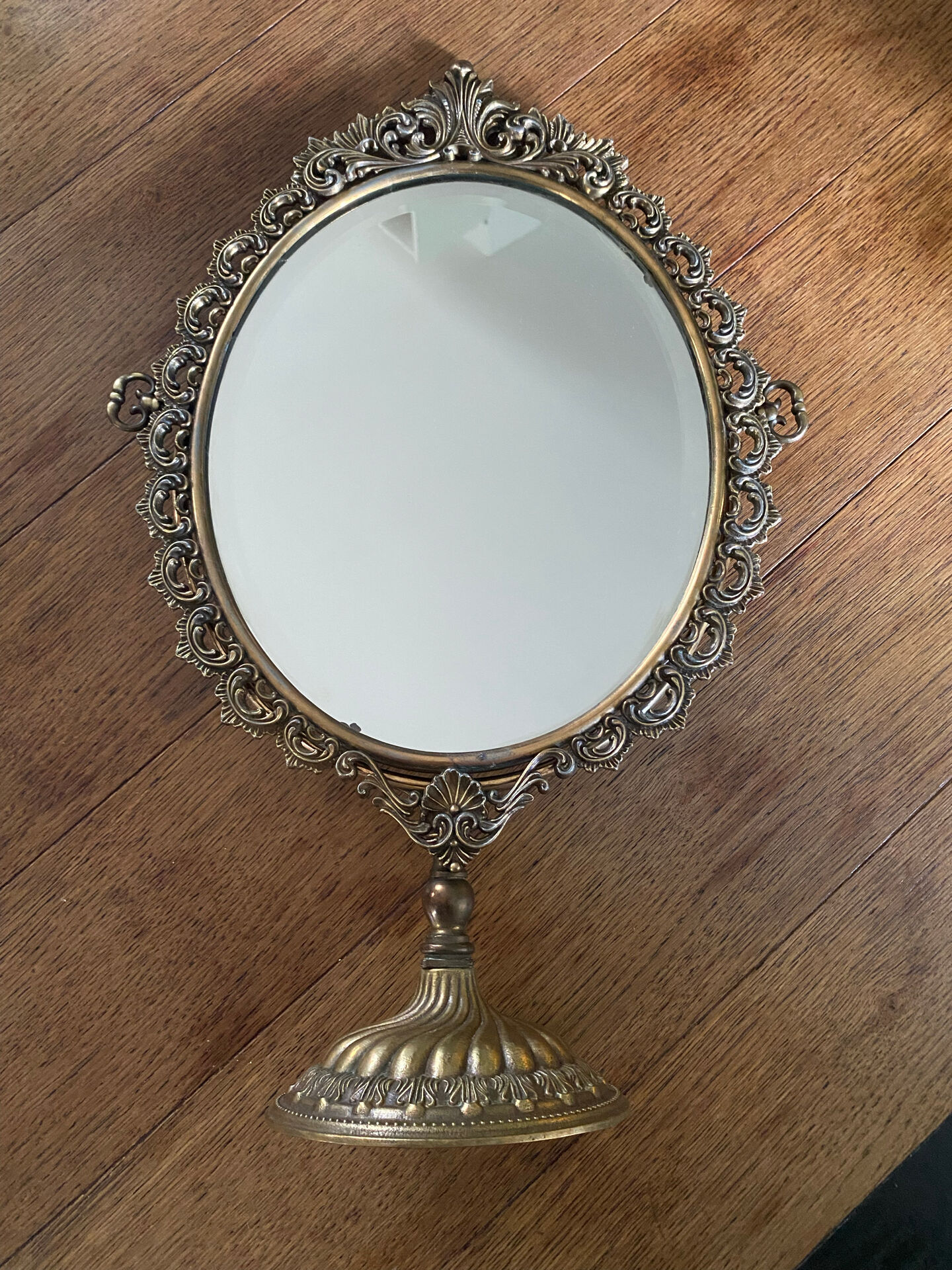 Dressing mirror