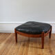 Fauteuil lounge et ottoman scandinave vintage cuir 1960