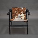 LC1 armchair by Le Corbusier and Charlotte Perriand for Cassina