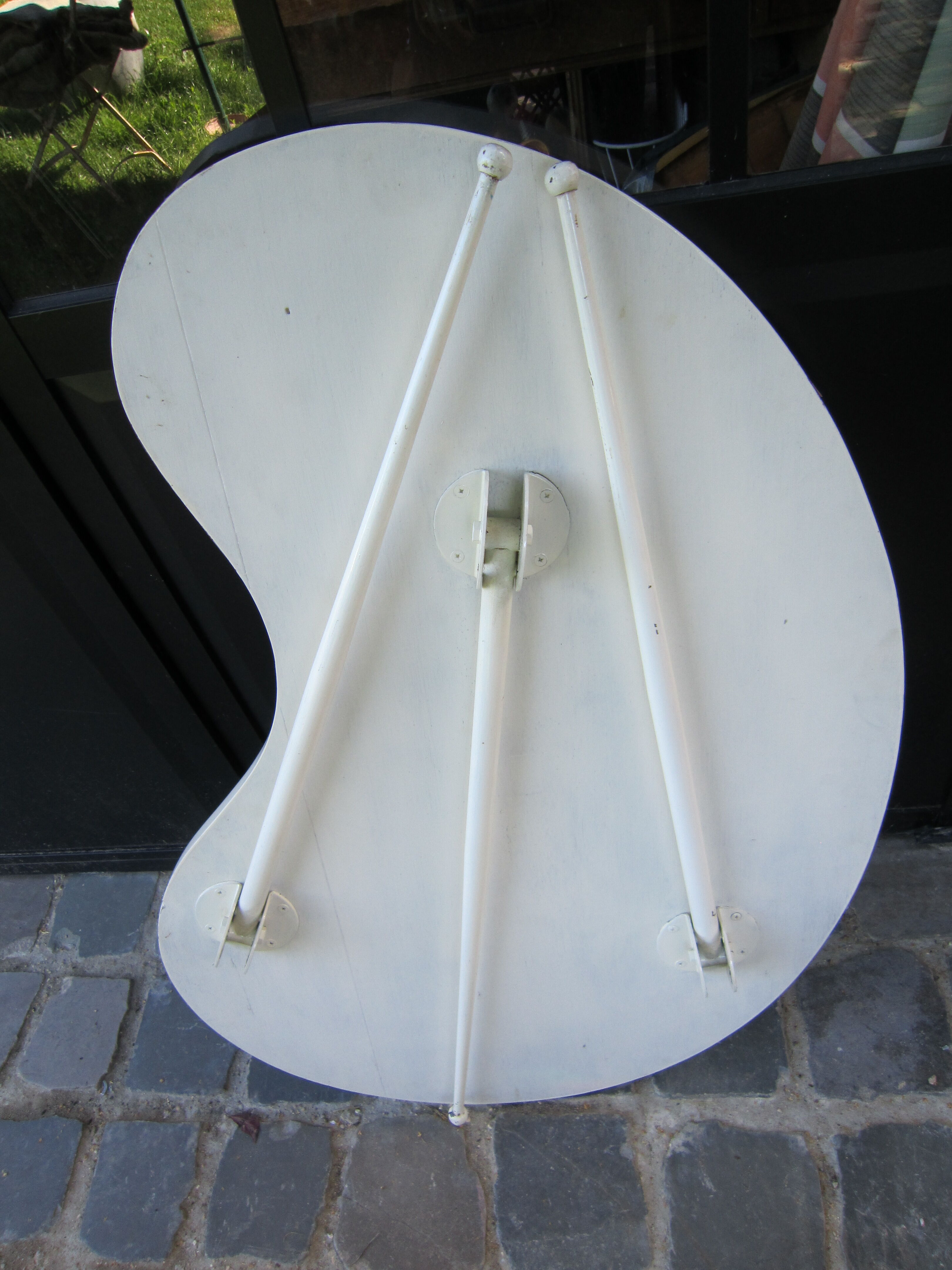 White table folding free-form