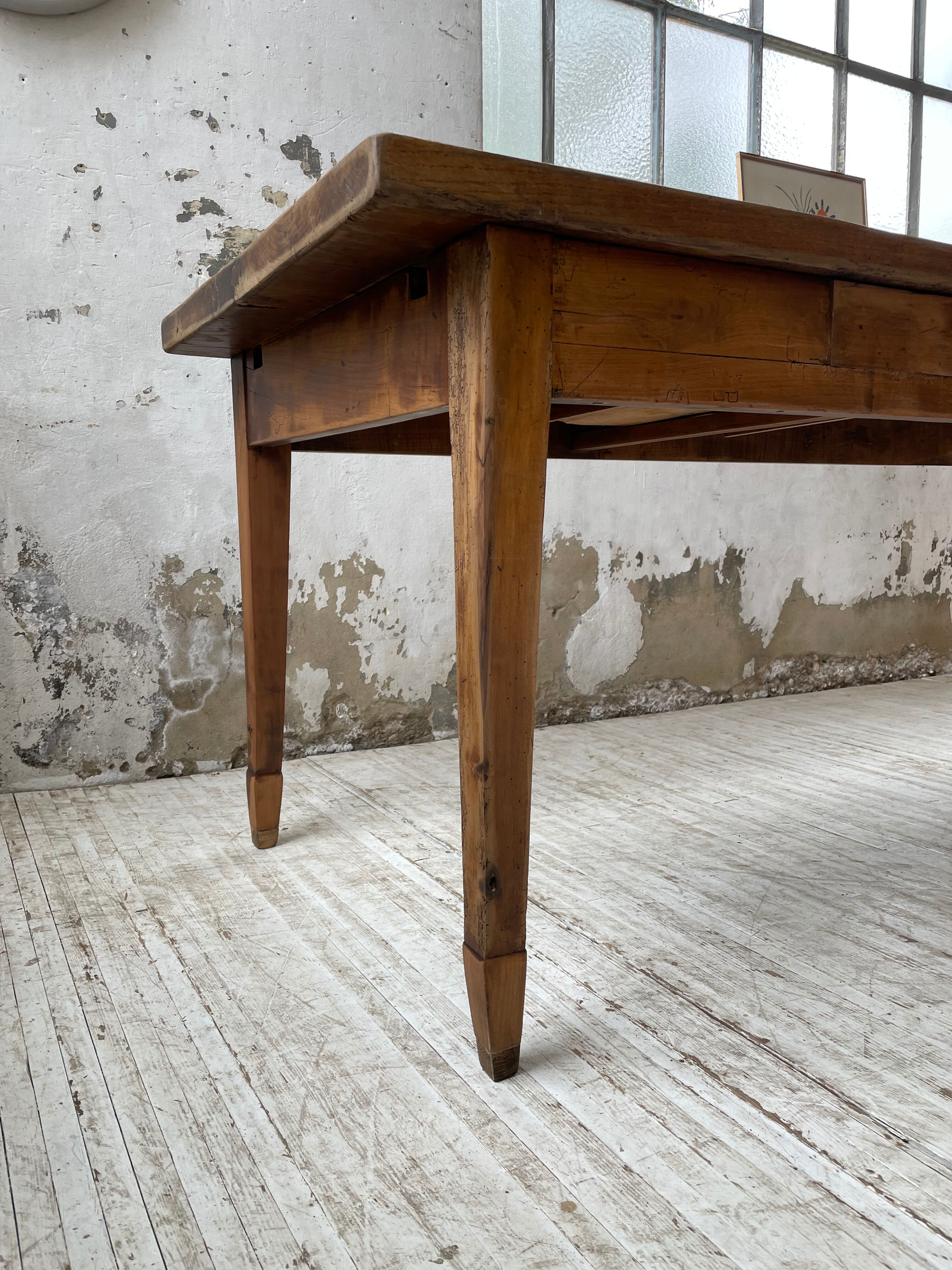 Farmhouse table in oak and walnut 2m
