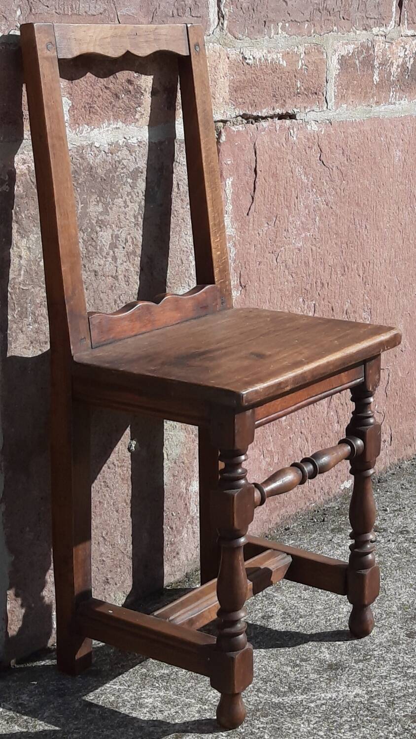 Lorraine chair. (Solid wood, 19th century)