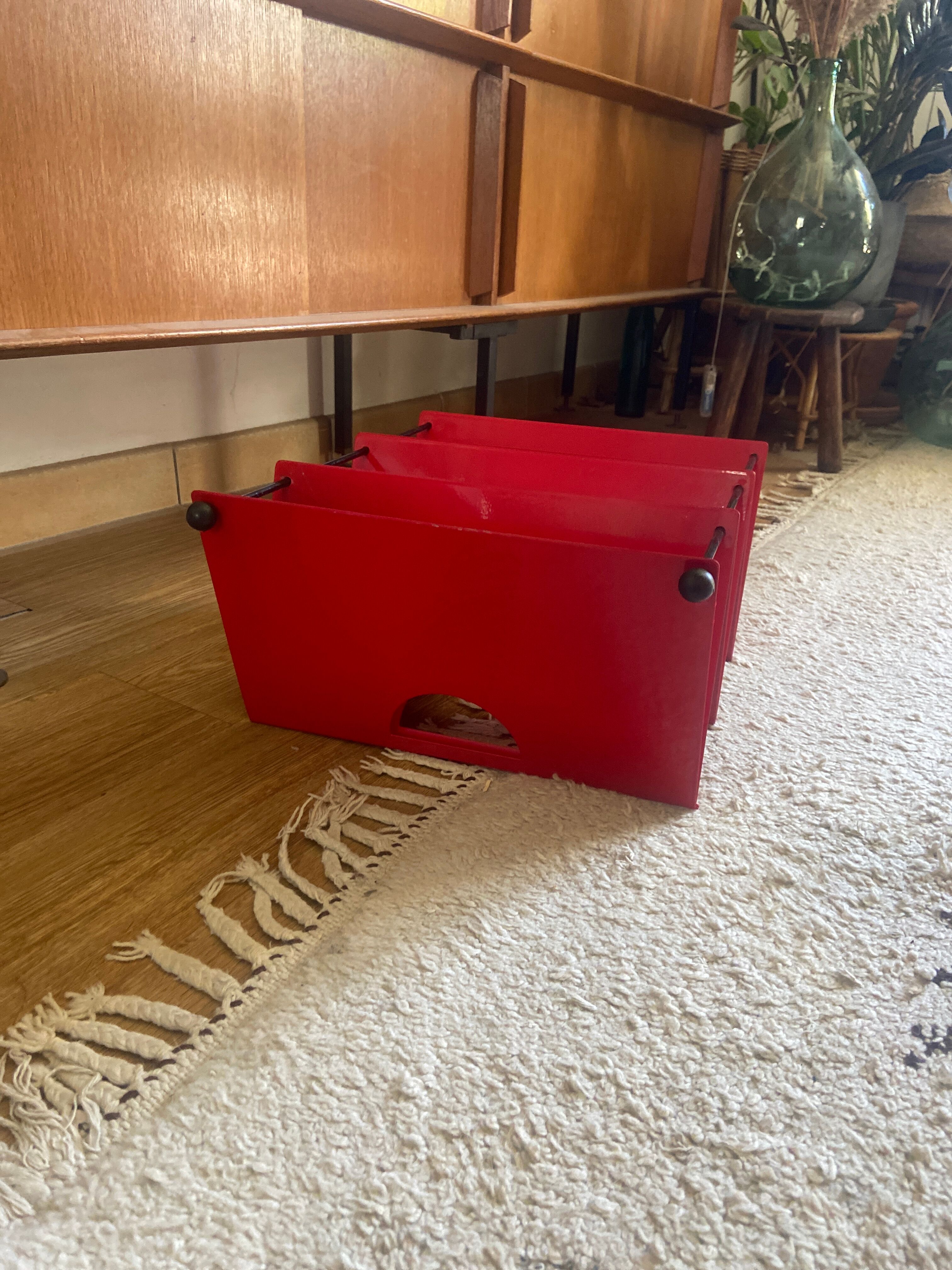 Metal magazine holders from the 80s