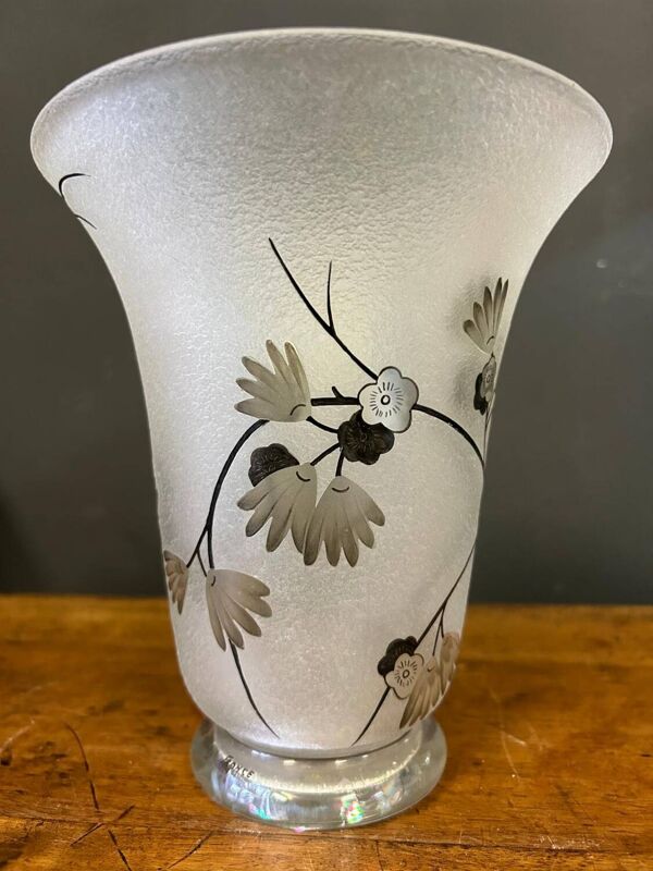 Vase Daum Nancy France - Oiseau Branché Réserve a l’acide rehaussé d’émail noir