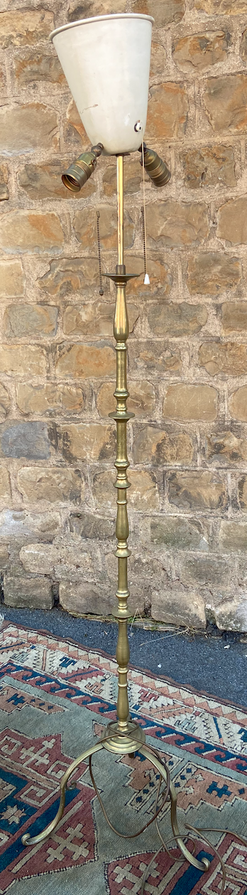 Bronze lamppost