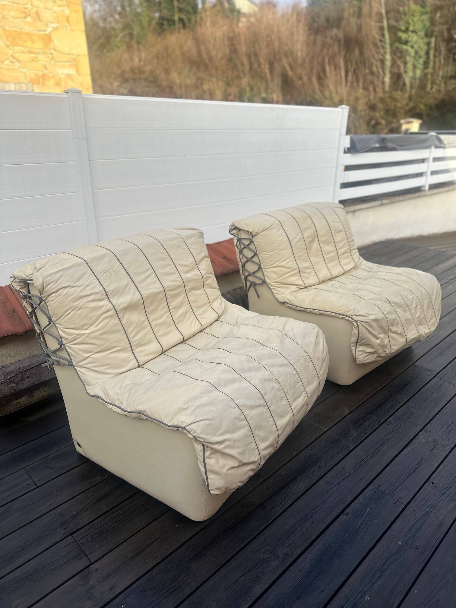 Sofa + 2 leather armchairs