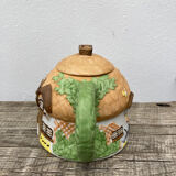 Homemade English teapot in glazed porcelain and Staffordshire biscuit - Christopher Wren cottages slip