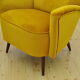 Fauteuil en velours jaune du milieu du siècle, années 1960
