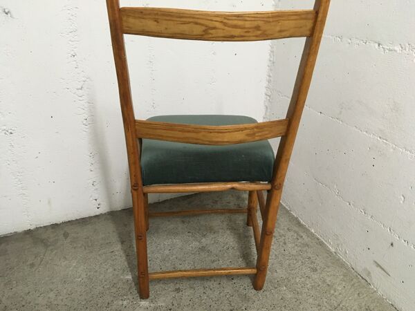 Chaise ancienne en bois