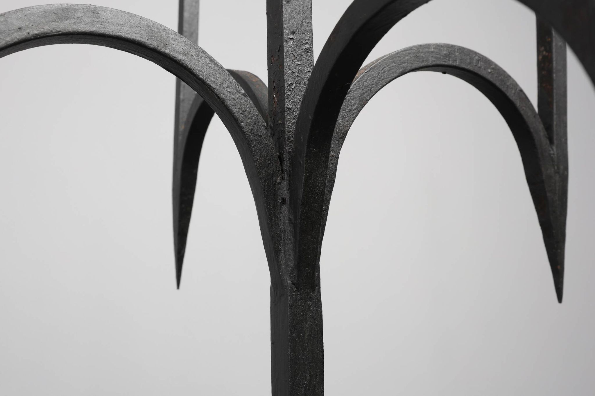 Candelabre en fer forgé néo-gothique, France, 19e siècle