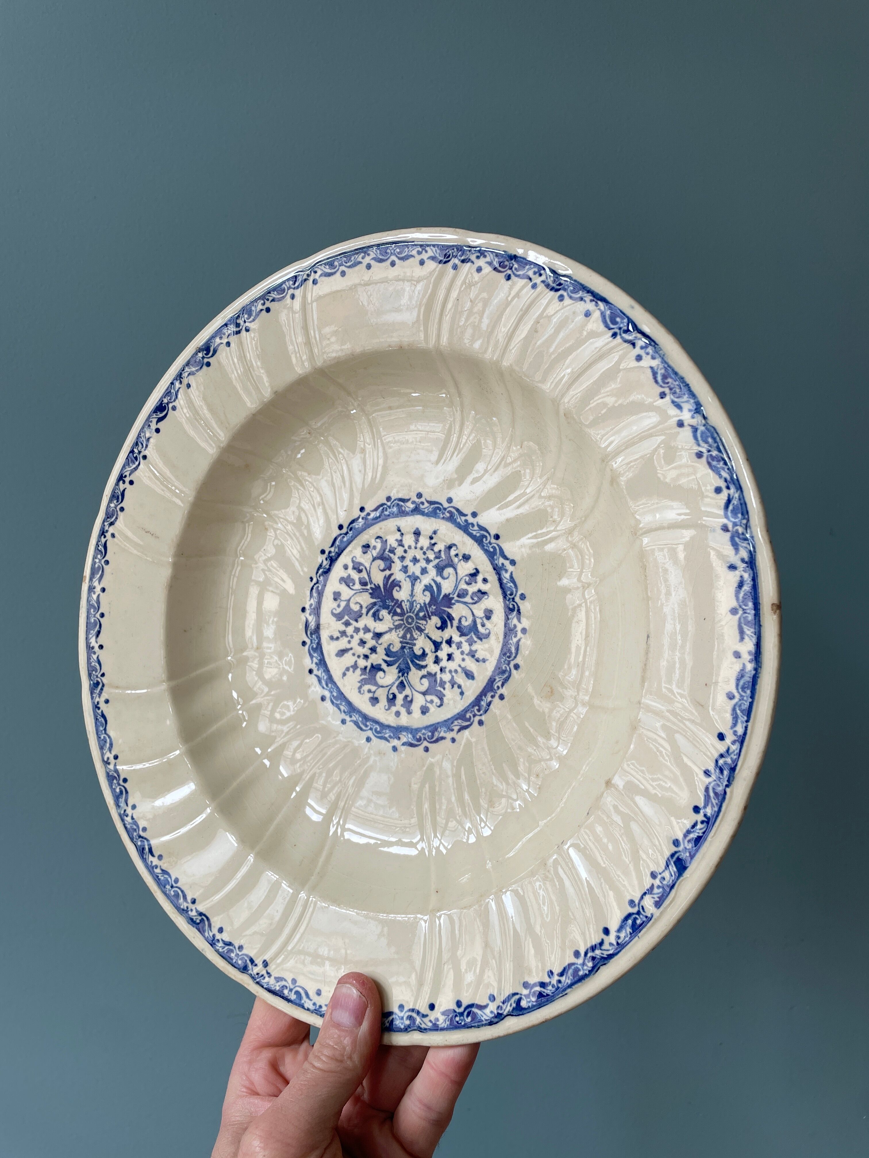 Round hollow dish nineteenth in gien earthenware