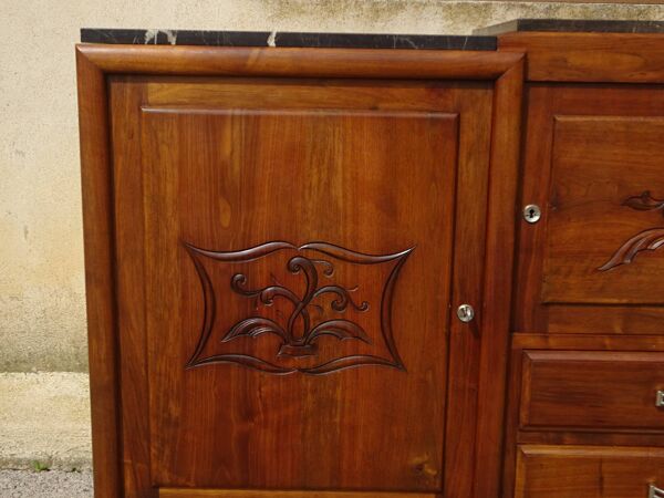 Large buffet en noyer massif, dessus en marbre noir