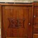 Large buffet en noyer massif, dessus en marbre noir