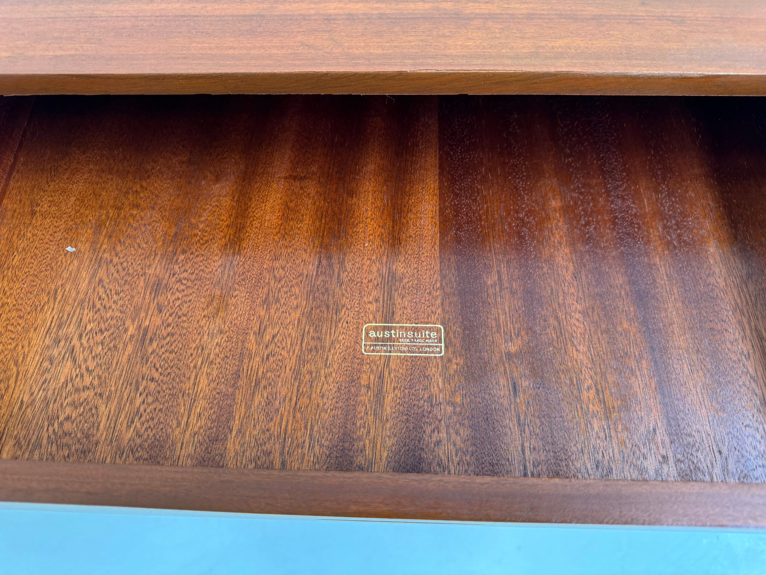 Vintage Austinsuite chest of drawers.