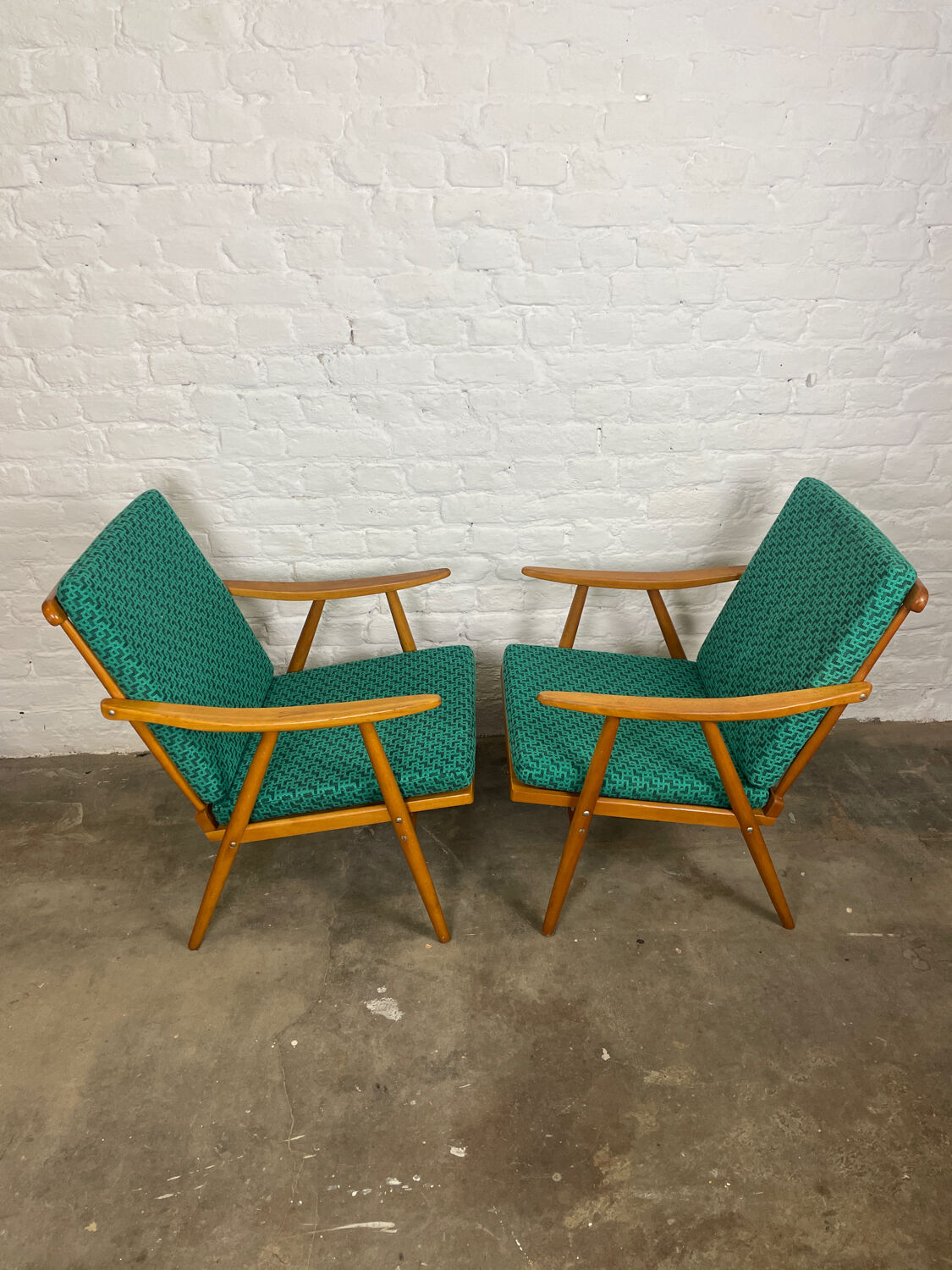Paire de fauteuils boomerang par Ton 1960