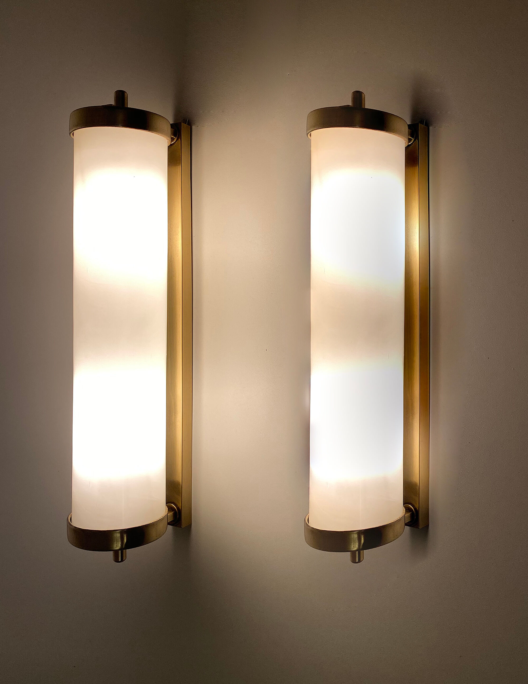 Paire d'appliques vintage art déco années 30, laiton opaline