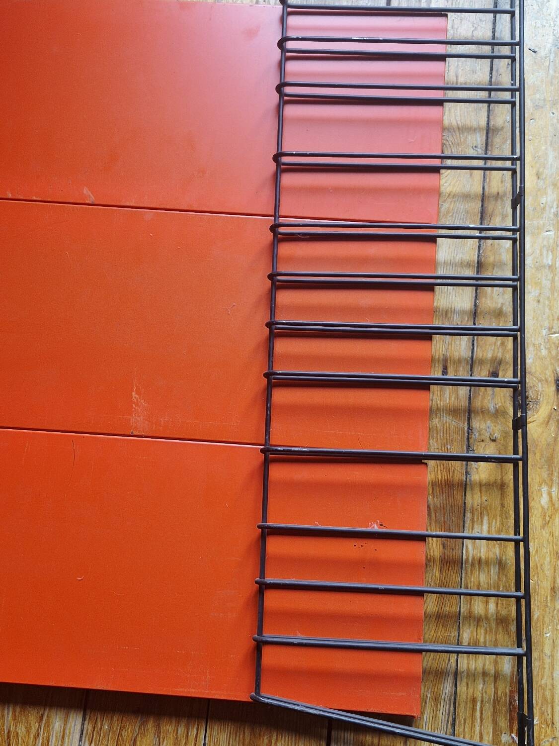 Vintage etagere taken orange shelves