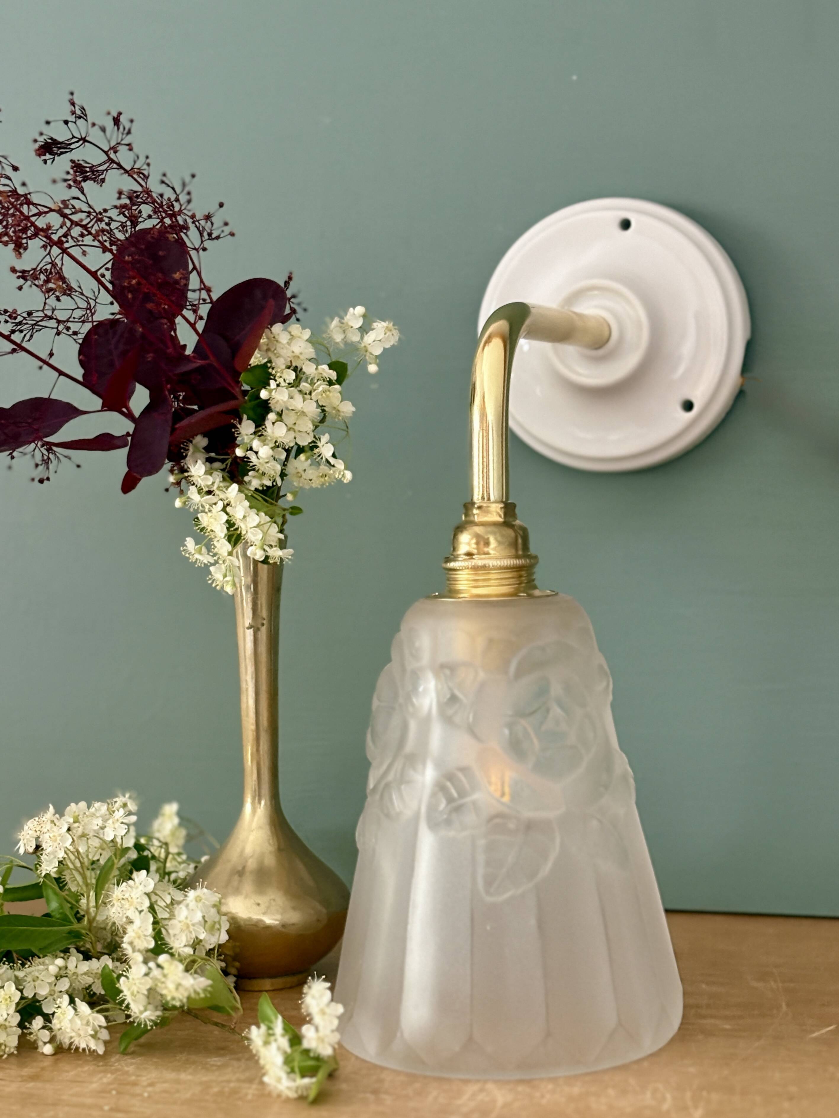 Vintage Art Deco curved tulip wall light - Degué