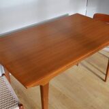 Rectangular Scandinavian extendable teak table