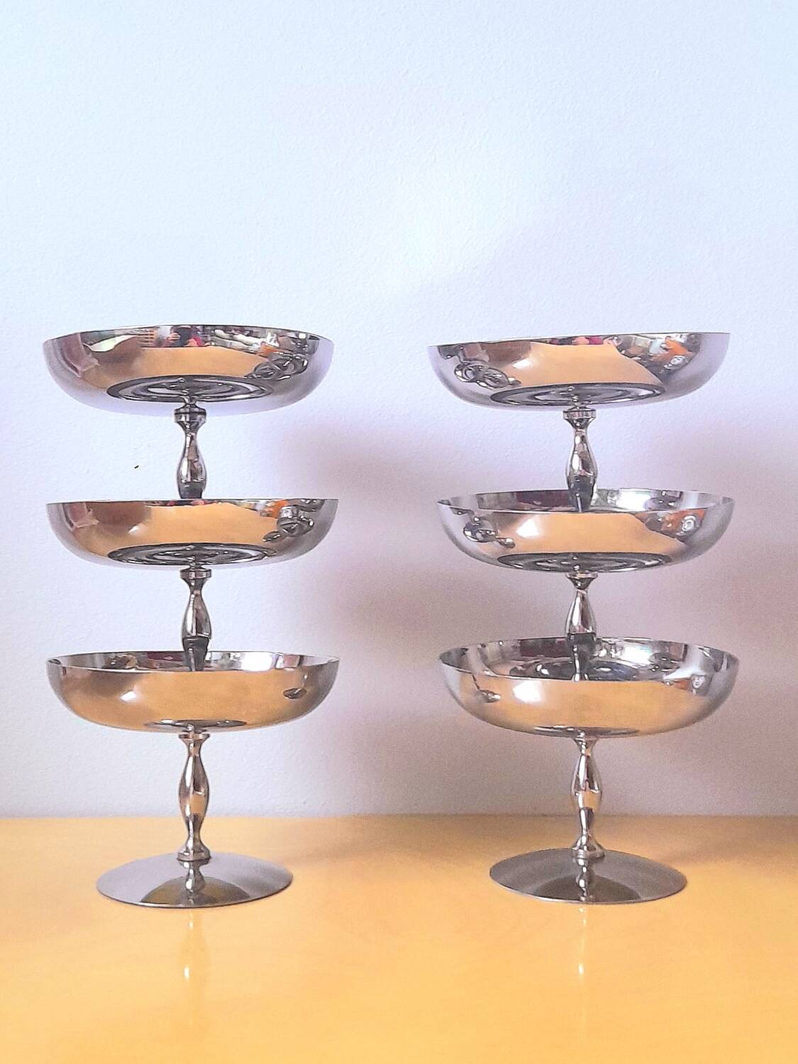 Stainless steel ice cream or dessert cups