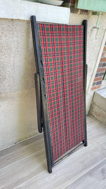 Vintage folding deck chair