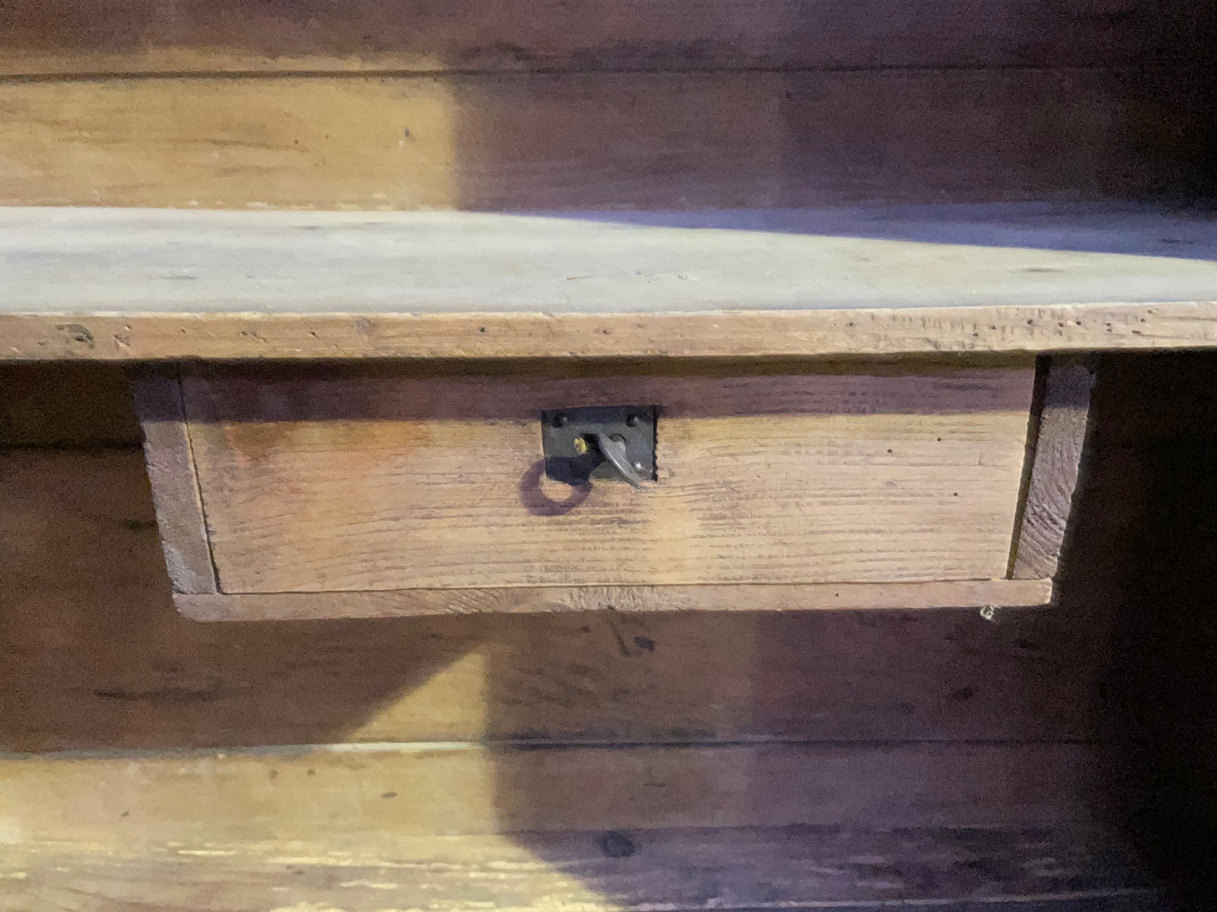 Bonnetière - Armoire parisienne en sapin 19eme