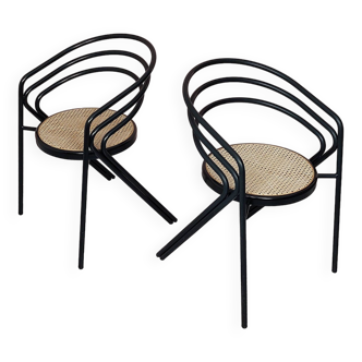 Ensemble de 2 chaises tubulaires postmodernes / chaises de salle à manger avec siège en sangle, années 1980.
