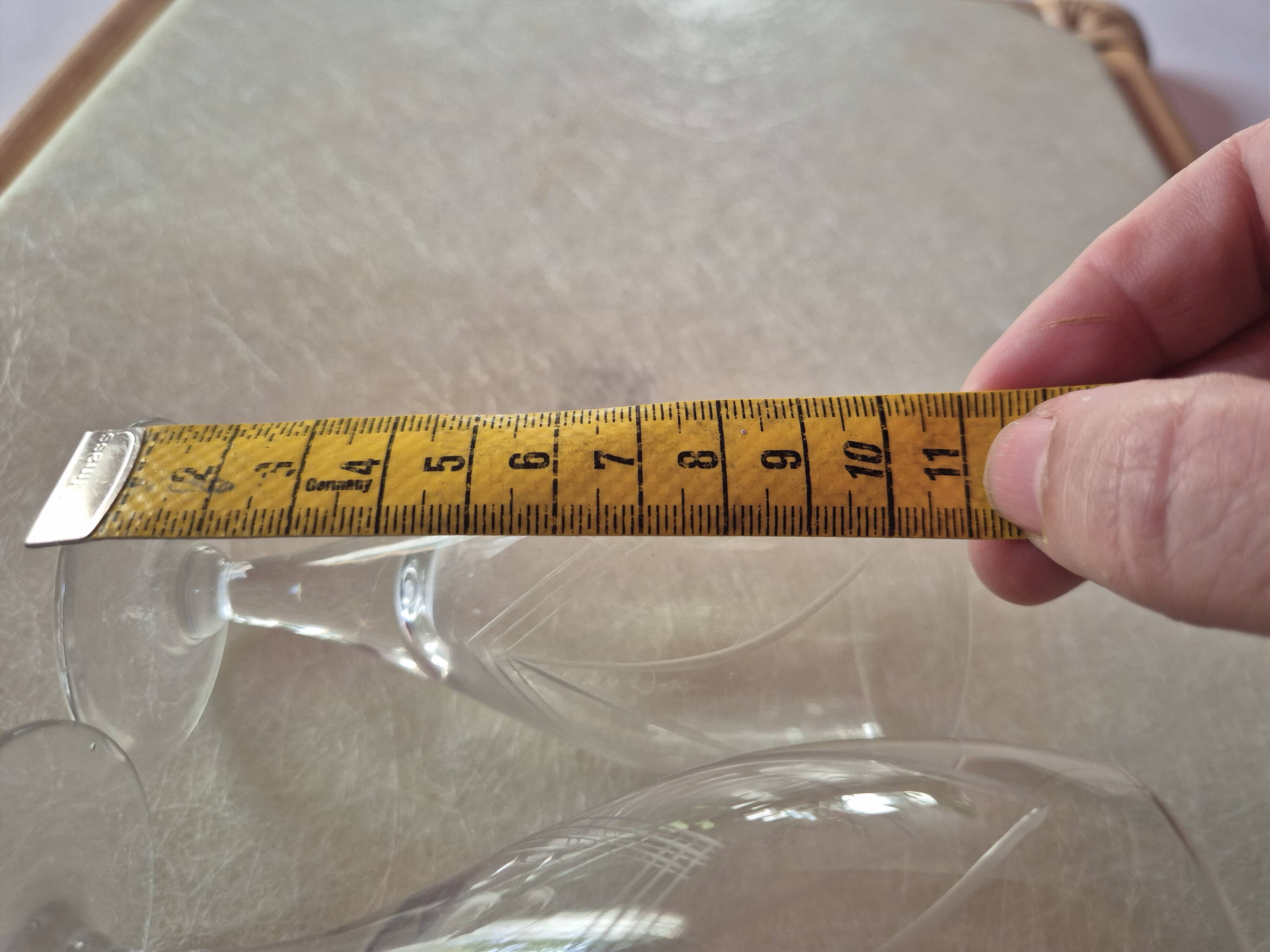 Bel ensemble de 11 verres à pied vintage – Cristal gravé Art Déco – 3 taill